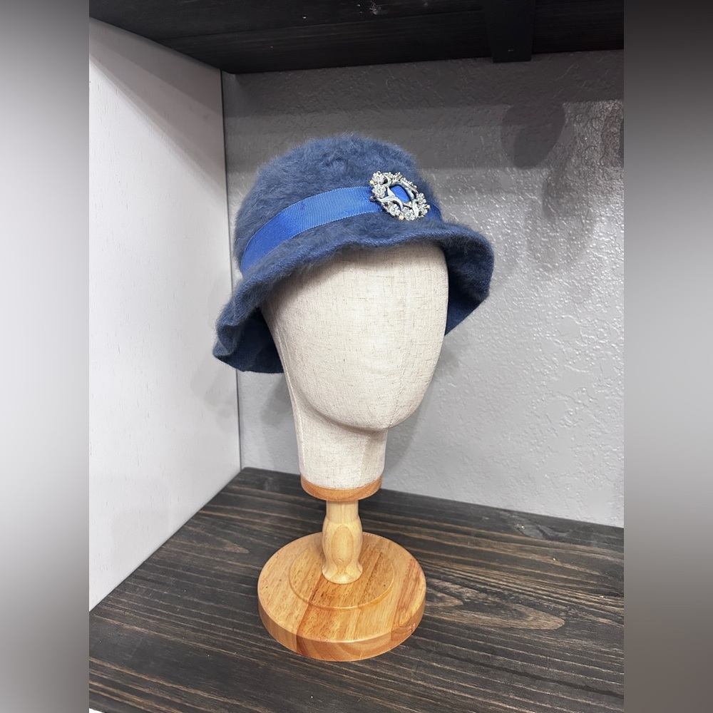 Vintage‎ Blue Rabbit Hair Blend Cloche Hat with Rhinestone Brooch 1920s Style - Picture 1 of 6